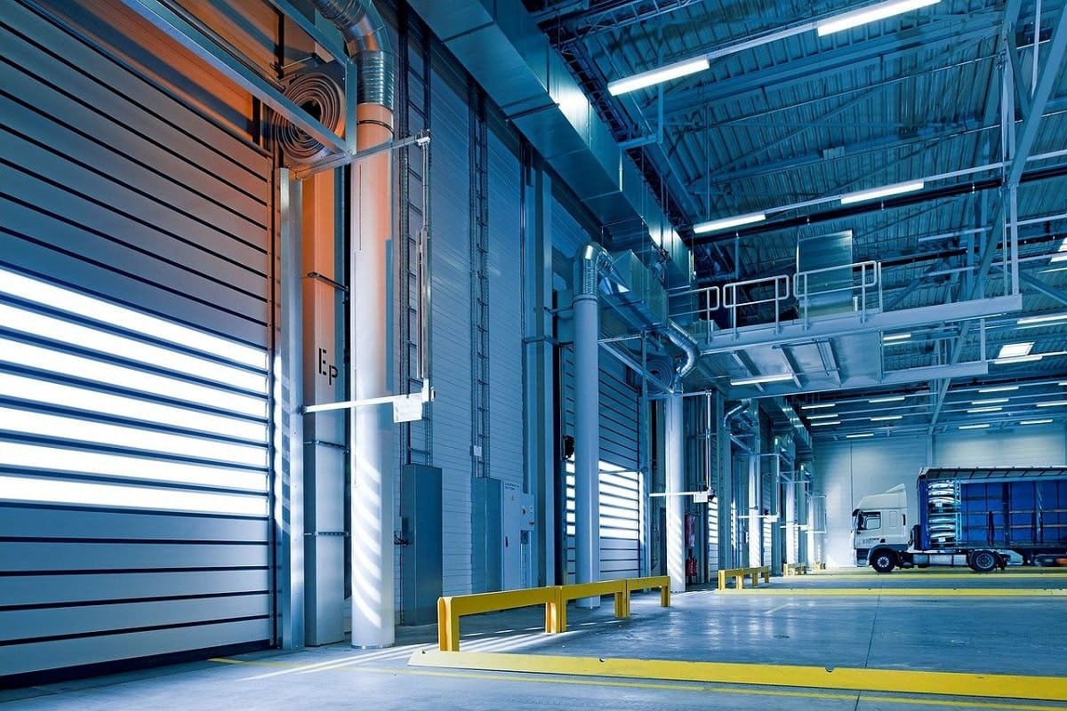 The role of air conditioning in warehouses and industrial centers-min
